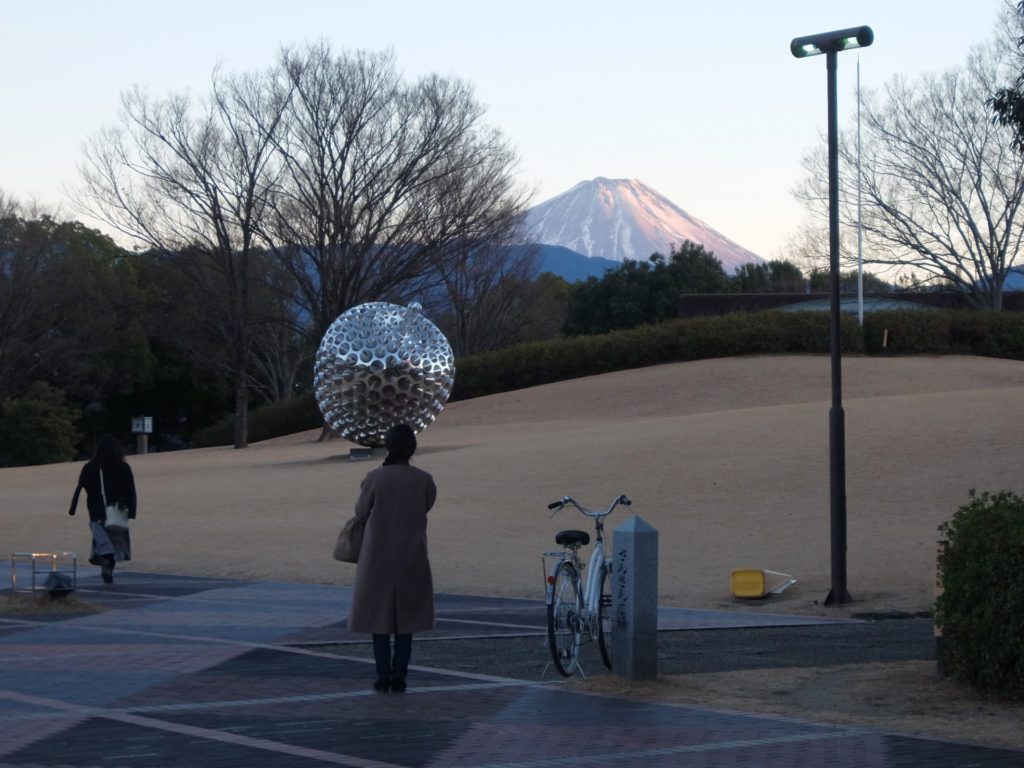 山梨県立美術館