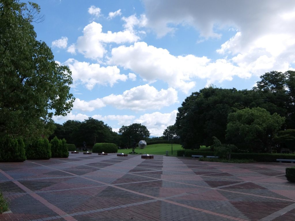 山梨県立美術館