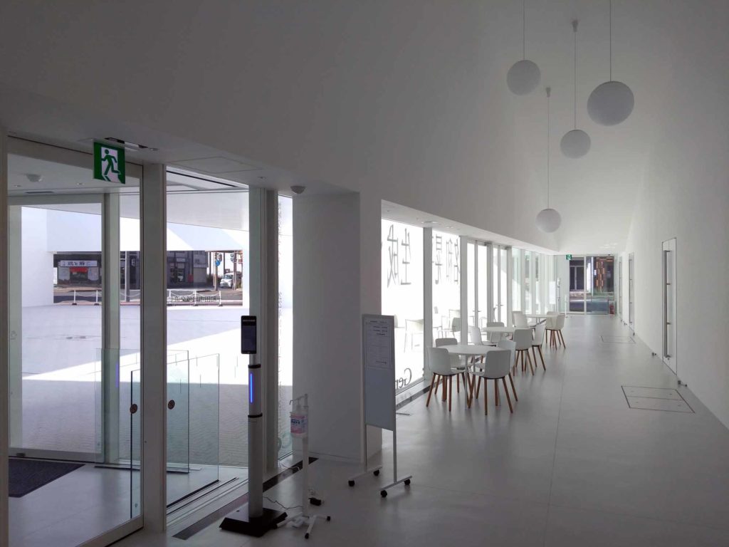 十和田市地域交流センター